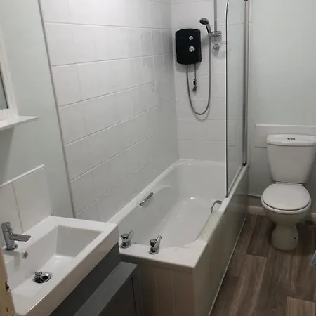 Endeavour Returns Apartament *